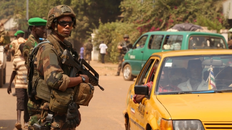 Un militaire français tue un soldat tchadien qui l'agressait, selon les autorités locales