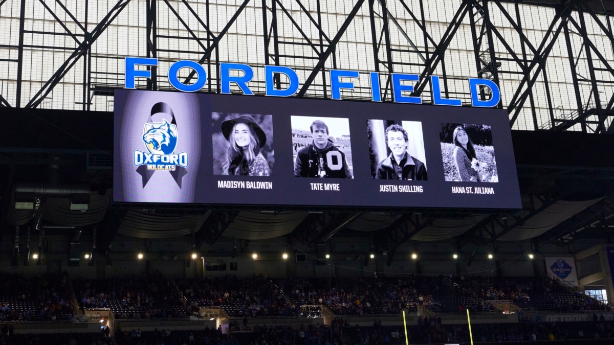 Detroit Lions honor Oxford High School victims both on and off the