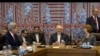 عکس آرشیوی از جان کری وزیر امور خارجه آمریکا (چپ)، و محمدجواد ظریف وزیر خارجه ایران (دوم از راست) 