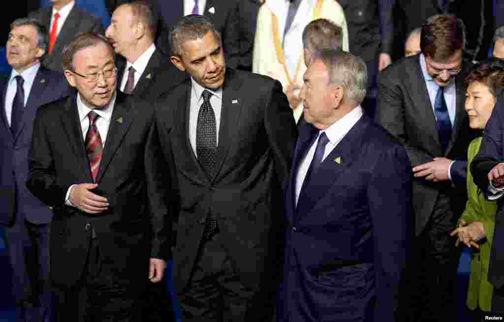 Prezidentlar Obama va Nazarboyev BMT Bosh kotibi Pan Gi Mun bilan, Gaaga, 25-mart, 2014