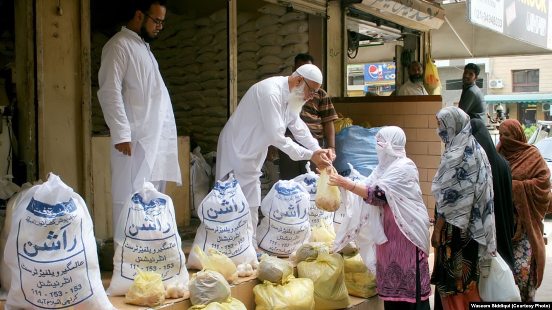 چندہ نادار افراد مین راشن کی فراہمی کا سبب