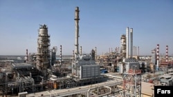 La refinería petrolera Abadan, en el sur de Irán se alista para aumentar la producción de crudo.