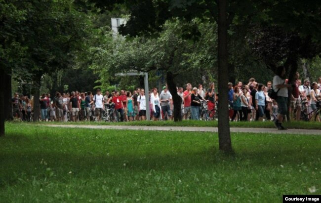 Banjalučki šetači, 24.06.2012., Banja Luka (Foto: Inicijativa 'Spasimo Picin park)