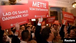 Partidarios de los social demócratas daneses celebran en el Parlamento en Copenhague, el miércoles 5 de junio de 2019.
