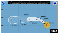 Se prevé que la tormenta mantenga su trayectoria rumbo a Hawai, pero se pronostica que se debilite a depresión tropical mucho antes de llegar a esa zona.