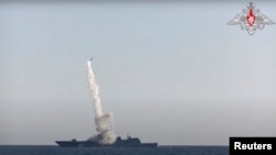 Tên lửa Zircon phóng từ tàu nổi của Nga, 19/7/2019.