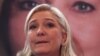Un ex-otage "révolté" et "écoeuré" par la publication de photos des exactions de l'EI par Marine Le Pen