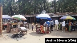Les réfugiés rwandais, ici au camp de Kintele, redoutent de rentrer, le 15 juin 2020. (VOA/Arsène Séverin)