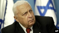 Mantan Perdana Menteri Israel Ariel Sharon dilaporkan dalam kondisi kritis, hari Kamis (9/1). 