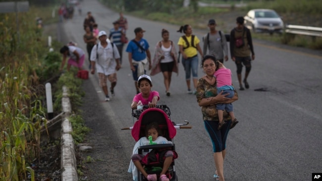 2018年10月25日中美洲移民大军前往墨西哥的皮吉加潘