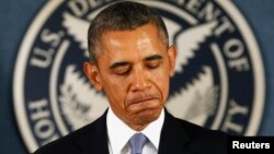 Popularitas Presiden AS Barack Obama merosot ke tingkat terendah, menurut jajak pendapat terbaru (foto: dok). 