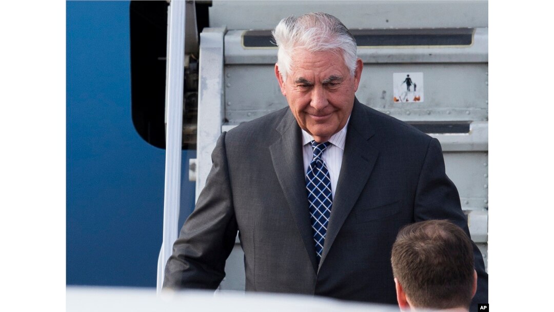 AQSh Davlat kotibi Reks Tillerson Moskvadagi Vnukovo aeroportida, 11-aprel, 2017-yil.
