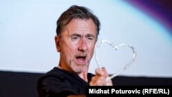 Bosnia and Herzegovina -- English actor and director Tim Roth holds the Heart of Sarajevo honorary award during the 25th Sarajevo Film Festival in Sarajevo, Bosnia and Herzegovina, August 20, 2019.