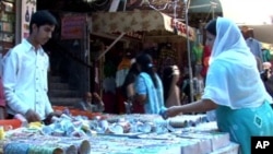 عید الفطر سے قبل بازاروں میں آنے والے مہنگائی سے پریشان