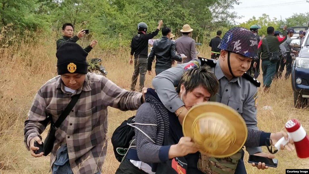 ပုဂံ-ေနျပည္ေတာ္ အလုပ္သမားခ်ီတက္ပဲြ ႏွိမ္နင္းခံရ ( ဒါတ္ပံု- The Fifth Wave )