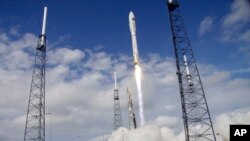 Грудень 2012-го року, мис Канаверал - пуск ракети Atlas V з експериментальним космічним безпілотником X-37B.