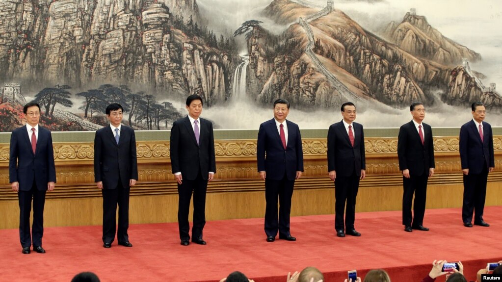 资料照：中国领导人习近平和中共中央政治局常委班子。 (photo:VOA)