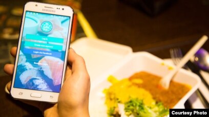 Unites Diners And Restaurants In Fight Against Food Waste The Too Good To Go Seen On A Smartphone