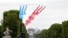 Francia celebra fiesta nacional entre un soldado "volador" y protestas 