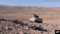 موضعگیری ارتش لبنان علیه پیکارجویان افراطی گروه داعش در امتداد مرزهای مشترک با سوریه - آرشیو
