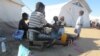 Vítimas do ciclone Idai num centro de acolhimento na Beira