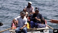 Trong năm 2014, tuần duyên Hoa Kỳ đã bắt được hơn 2.000 di dân Cuba mạo hiểm vượt biển chạy trốn chế độ cộng sản bị Mỹ cấm vận kinh tế nhiều chục năm nay. 