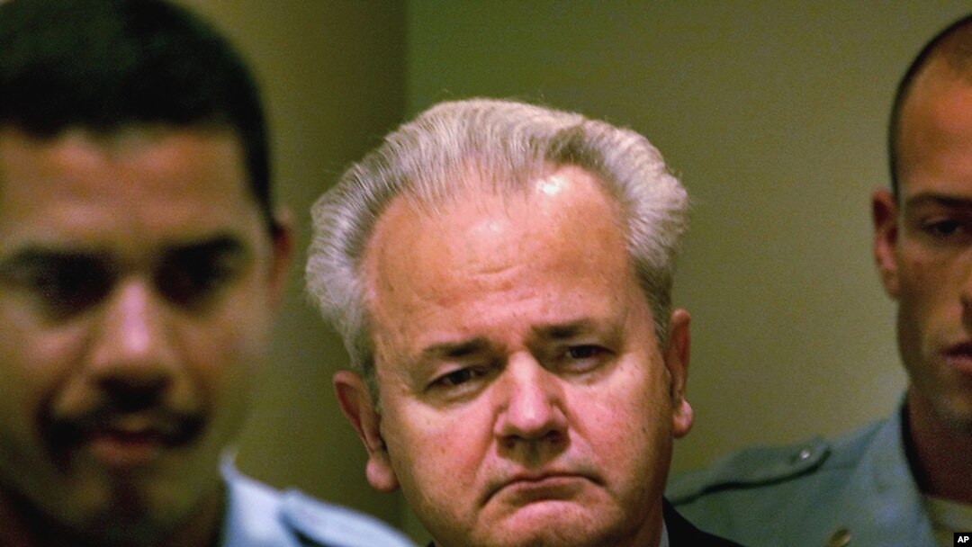 Slobodan Milošević, u sudnici u Haškom tribunalu