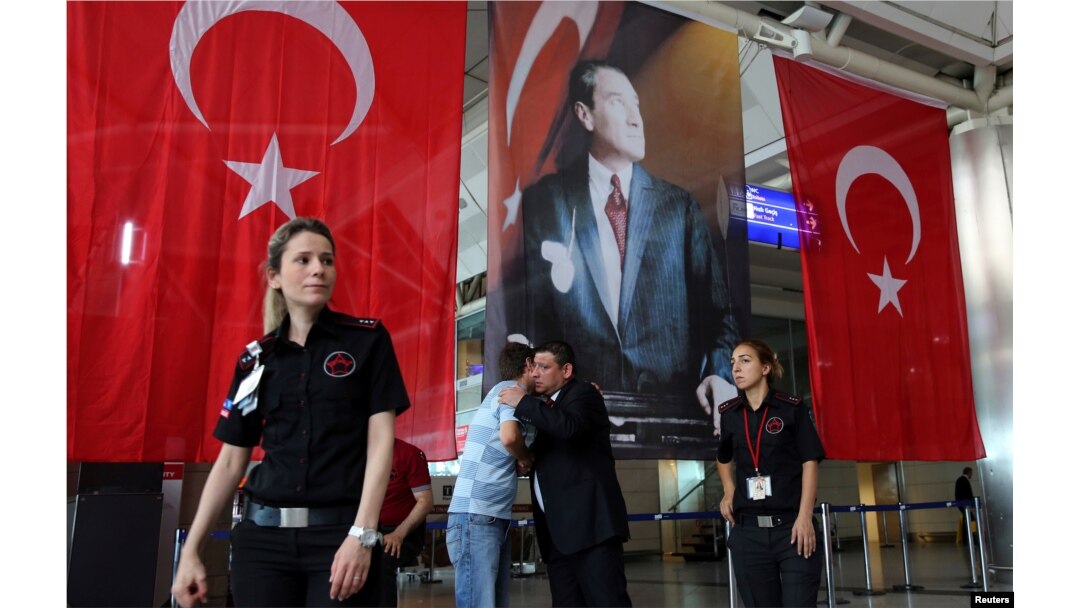 Portlashdan bir kun o'tib aeroport qayta ishga tushdi