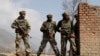 بھارتی کشمیر: جھڑپ میں دو فوجی اور دو باغی ہلاک
