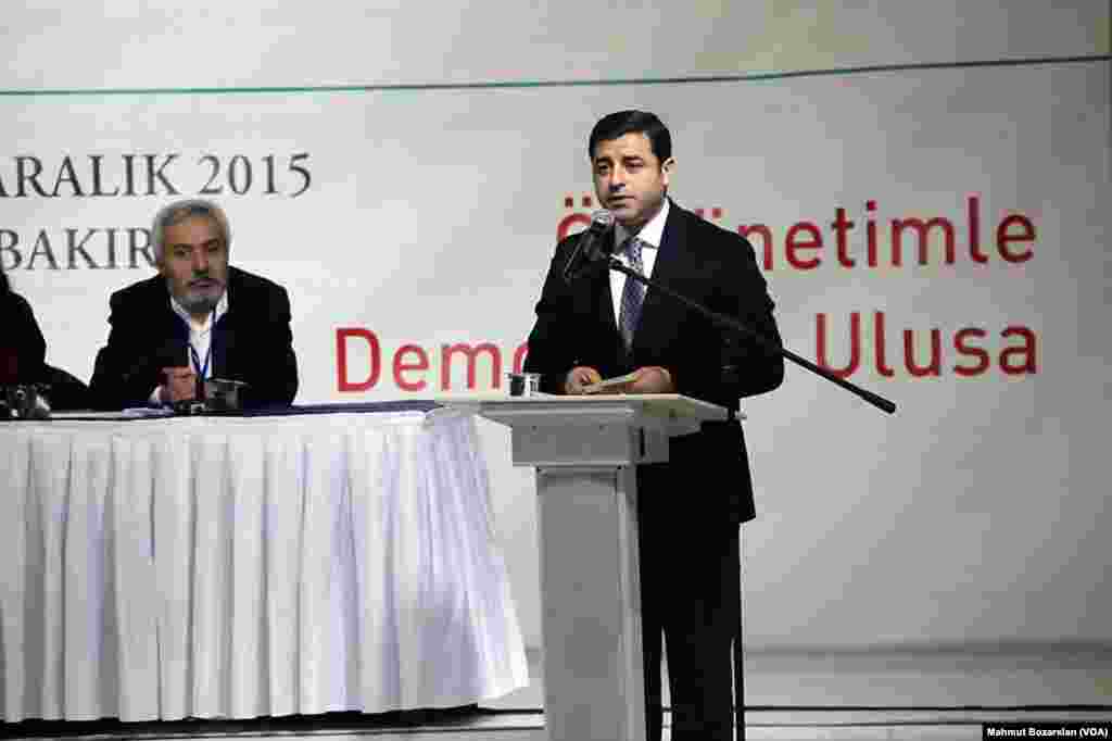 Demokratik Toplum Kongresi toplantısı, Diyarbakir 26 Aralık, 2015