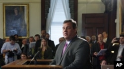 New Jersey Gov. Chris Christie announces that he will not run for president in 2012, Oct. 4, 2011, at the Statehouse in Trenton, N.J.