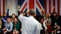 Le président américain Barack Obama répond aux questions lors d'une réunion avec des jeunes leaders, un programme de l'ambassade des Etats-Unis au Royaume-Uni, à Lindley Hall, à Londres, 23 avril 2016. (AP Photo / Matt Dunham)