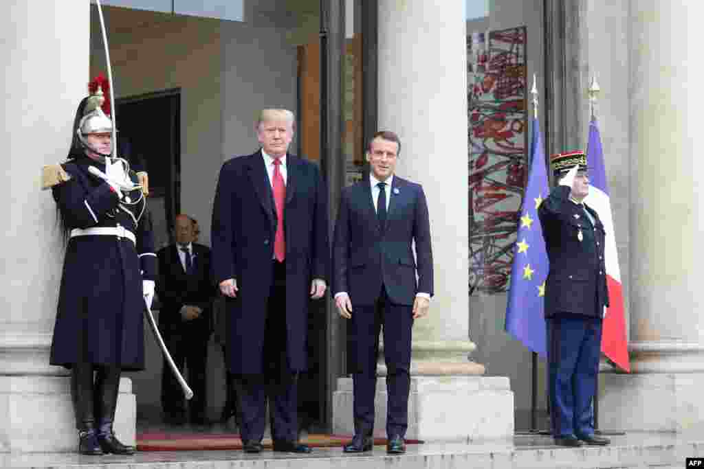 دیدار دوجانبه روسای جمهوری آمریکا و فرانسه در کاخ الیزه. پرزیدنت ترامپ و بانوی اول برای حضور در مراسم صدمین سالگرد پایان جنگ جهانی اول، به پاریس سفر کردند.