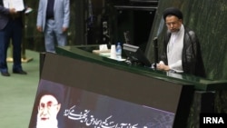 محمود علوی وزیر اطلاعات ایران در صحن علنی مجلس 