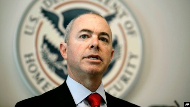 Alejandro Mayorkas y el director del USCIS, León Rodríguez presidirán ceremonia especial de naturalización en Nueva York.