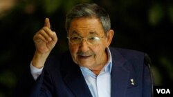 Pemerintahan Presiden Raul Castro melonggarkan beberapa pembatasan bagi warganya untuk berkunjung ke luar negeri (foto: dok). 