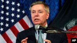 El Senador de EE.UU. Lindsey Graham, lidera el proyecto junto a otros congresista para evitar el despido de Sessions y Mueller.