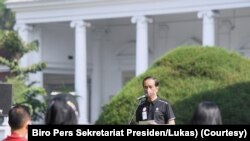 Presiden Joko Widodo bertemu dengan sejumlah atlet yang berpartisipasi dalam ajang Paralimpiade Tokyo 2020 di Istana Kepresidenan di Bogor, Jawa Barat, pada 17 September 2021. (Foto: Biro Pers Sekretariat Presiden/Lukas)