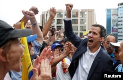 委内瑞拉议会主席、反对派领导人胡安·瓜伊多(Juan Guaido)在反对马杜罗的群众大会上。