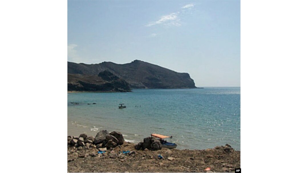 Despite Aden's beach views, and warm climate, foreign tourists are rare these days and the local economy is reeling