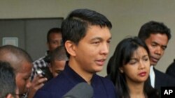 မာဒါဂါစကာမွာ အာဏာသိမ္းေၾကာင္း ေၾကညာ