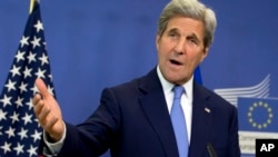 លោក​ John Kerry​ ថ្លែង​ក្នុង​សន្និសីទ​សារព័ត៌មាន​នៅ​ស្នាក់​ការ​កណ្តាល​នៃ​សហភាព​អឺរ៉ុប​ក្នុង​ទីក្រុង​ប្រ៊ុច​សែល កាល​ពី​ថ្ងៃទី២៧ ខែ​មិថុនា ខណៈ​លោក​កំពុងបំពេញ​​ទស្សនកិច្ច​រយៈ​ពេល​មួយ​ថ្ងៃដើម្បី​ជួប​ជាមួយ​សមាជិក​អង្គការ​អូតង់​និង​​មន្ត្រី​សហភាព​អឺរ៉ុប។