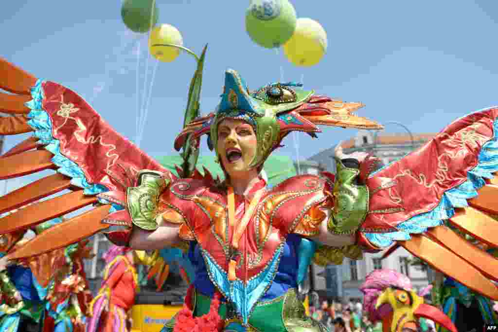 Performers of the group &quot;Sapucaiu no Samba&quot; attend the Festival of Cultures in Berlin, Germany.