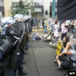 Протесты в Торонто: полиция применила слезоточивый газ