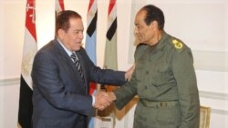 کمال الجنزوری (چپ) به همراه فیلد مارشال طنطاوی