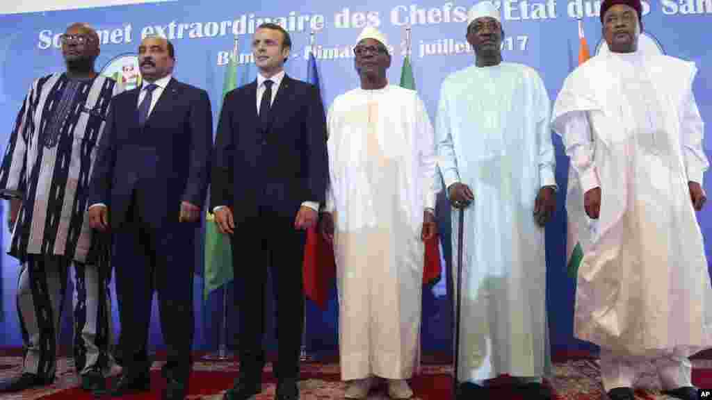 Les chefs d&rsquo;Etat du Burkina Faso, de Mauritanie, de France, du Mali, du Tchad et du Niger au sommet consacré au lancement du &laquo; G5 Sahel &raquo; à Bamako le 2 juillet.