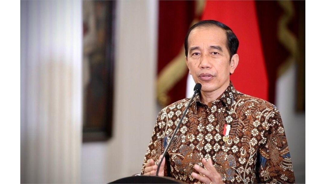 Presiden Jokowi dalam telekonferensi pers di Istana Merdeka, Jakarta, Senin (30/8) tetap melanjutkan kebijakan PPKM per level hingga 6 September meskipun situasi pandemi COVID-19 diklaim membaik (Biro Setpres)