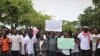 Des manifestants contre la gouvernance du président George Weah à Monrovia le 7 juin 2019.