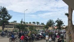 Manifestação à porta do Hospital Geral de Benguela após agressão policial a motoqueiro e passageira - 2:45