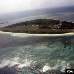 Foto udara Pulau Pagasa, salah satu pulau di kepulauan Spratly, Laut Cina Selatan, yang disengketakan (foto: dok).